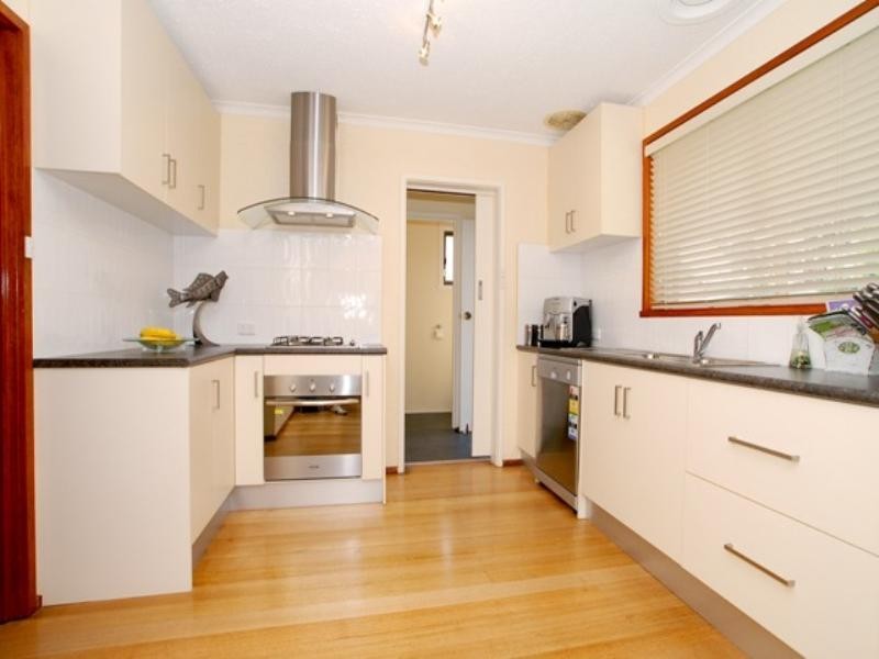 31 Barrot Avenue, Hoppers Crossing VIC 3029