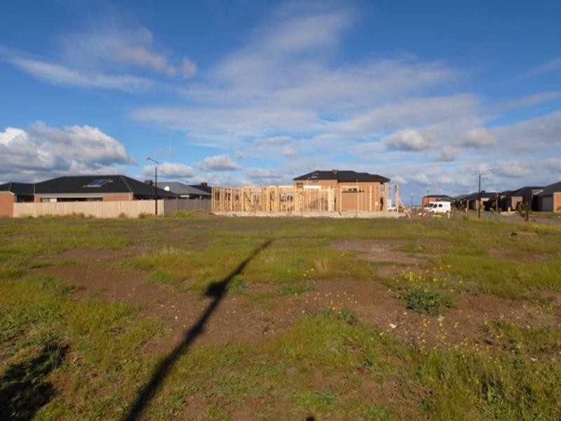 53 Waterways Boulevard, Williams Landing VIC 3027