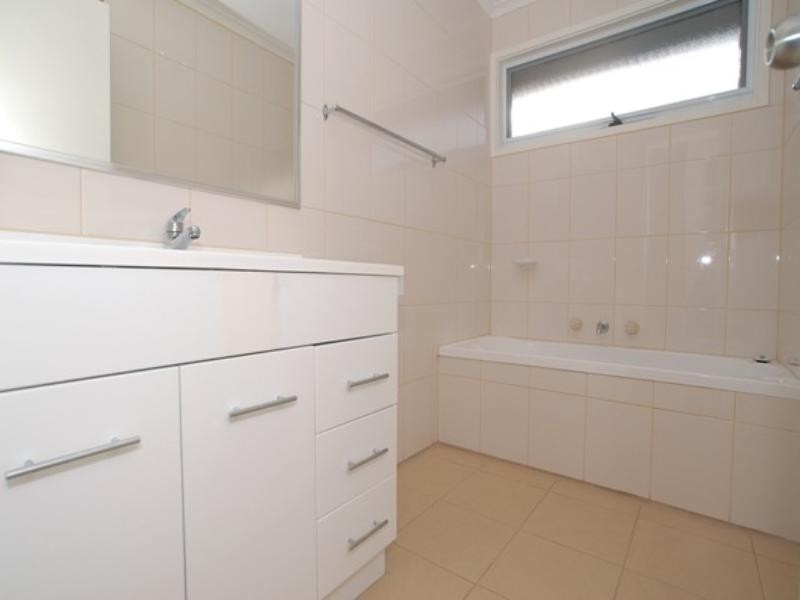 3 Newbury Street, Werribee VIC 3030