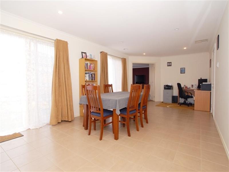 13 Solander Grove, Tarneit VIC 3029