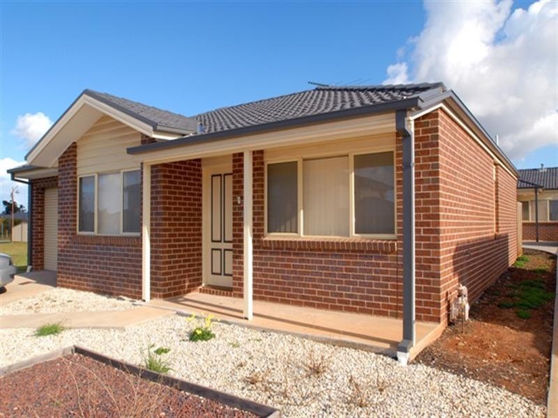 1/40 Carissa Circuit, Werribee VIC 3030