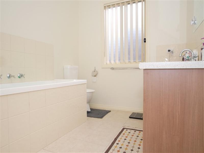 1/40 Carissa Circuit, Werribee VIC 3030