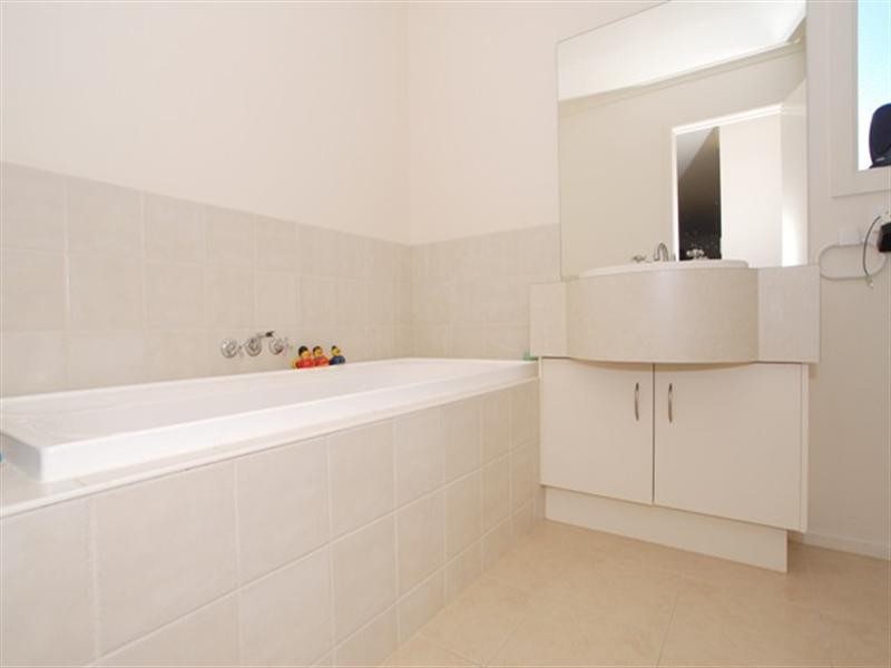 25 Almond Close, Werribee VIC 3030