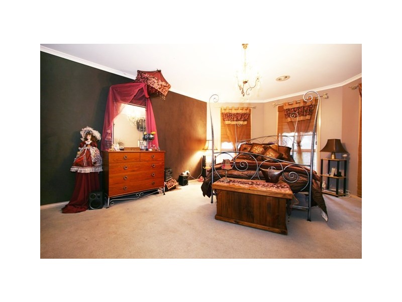 12 Pelham Crescent, Wyndham Vale VIC 3024