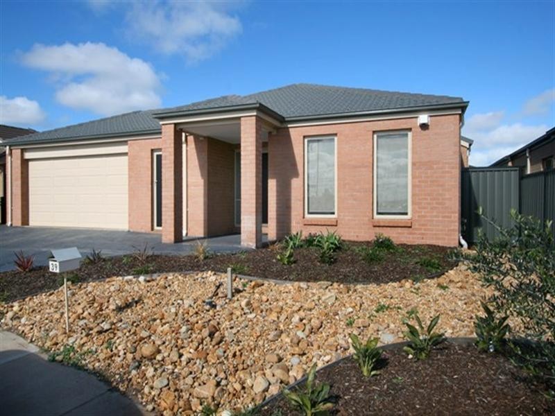 39 Hummingbird Boulevard, Tarneit VIC 3029