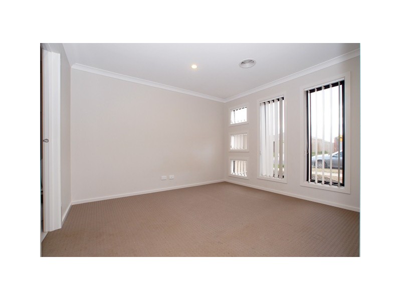 46 Lady Penrhyn Drive, Wyndham Vale VIC 3024