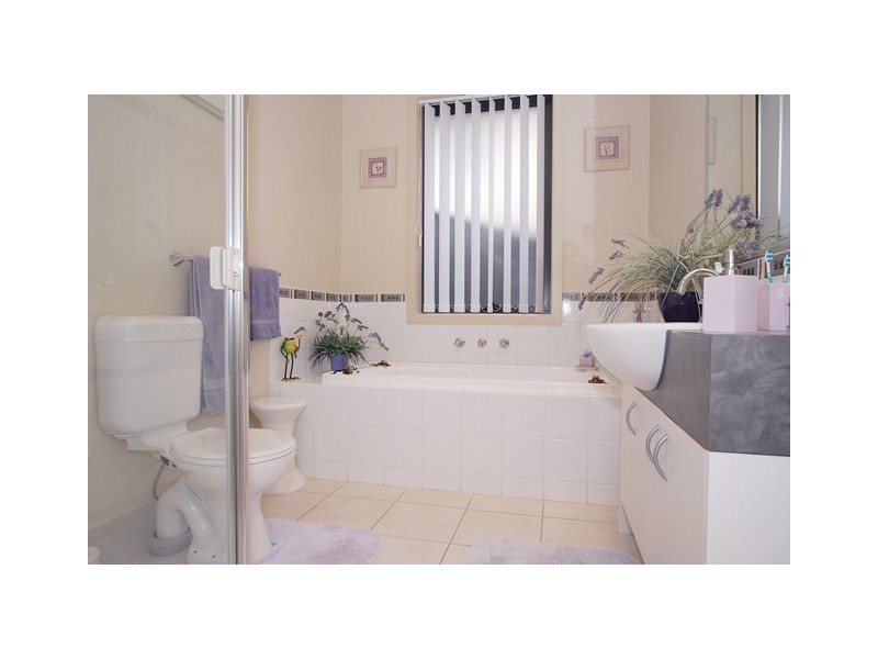 2/4 Rita Court, Hoppers Crossing VIC 3029