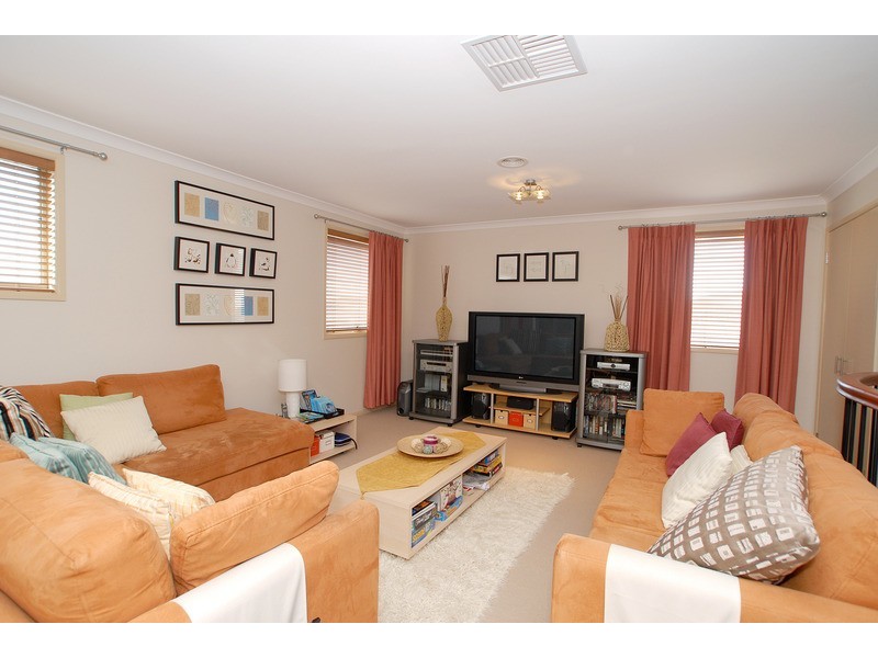 14 Flora Way, Tarneit VIC 3029