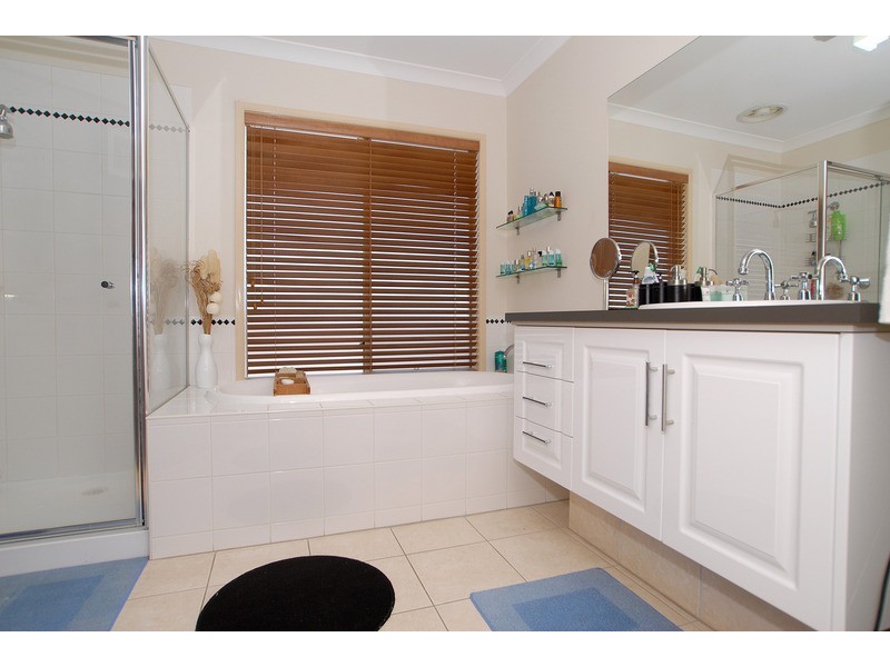 14 Flora Way, Tarneit VIC 3029