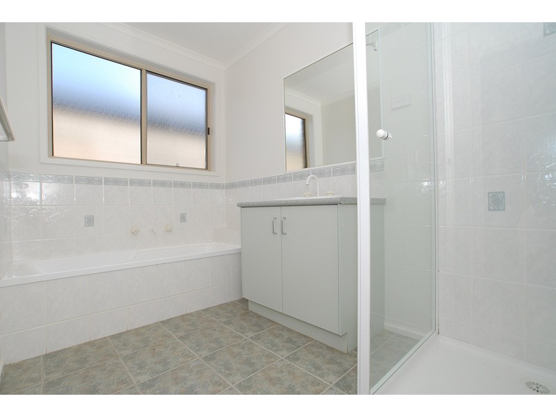 9 Flinders Crescent, Wyndham Vale VIC 3024