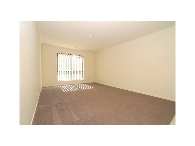 22 Eucumbene Road, Wyndham Vale VIC 3024