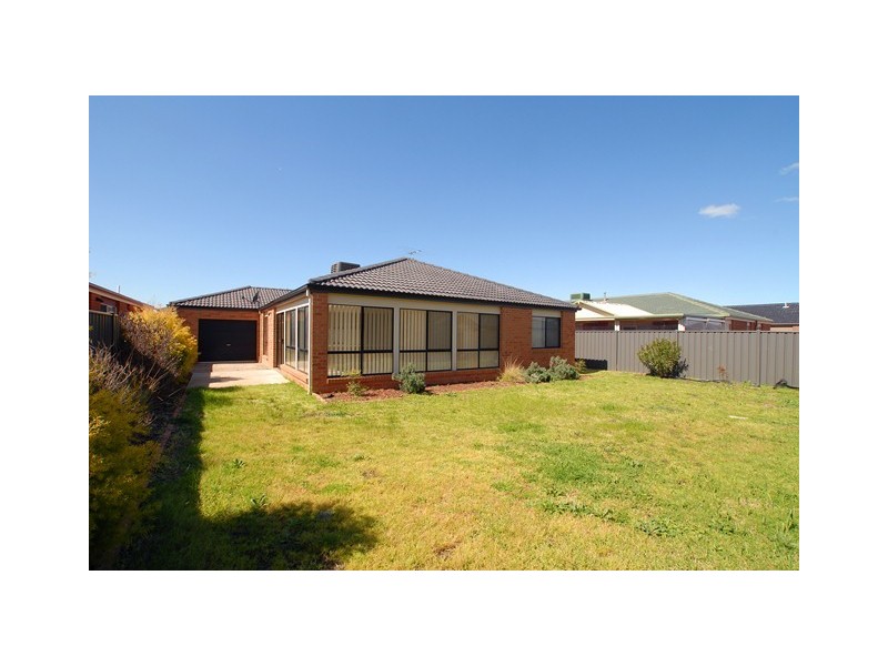 22 Eucumbene Road, Wyndham Vale VIC 3024