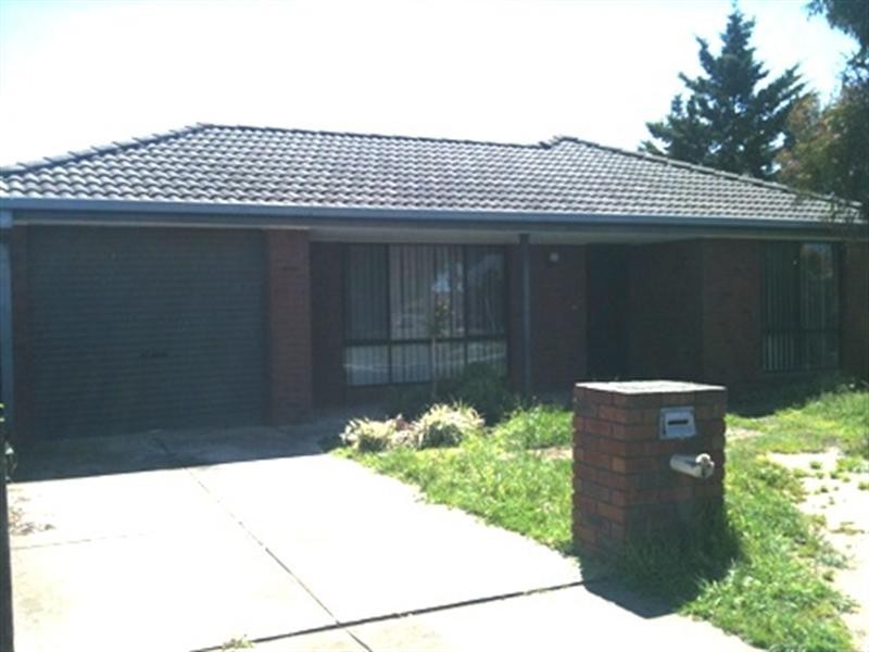 24 Kathleen Crescent, Hoppers Crossing VIC 3029