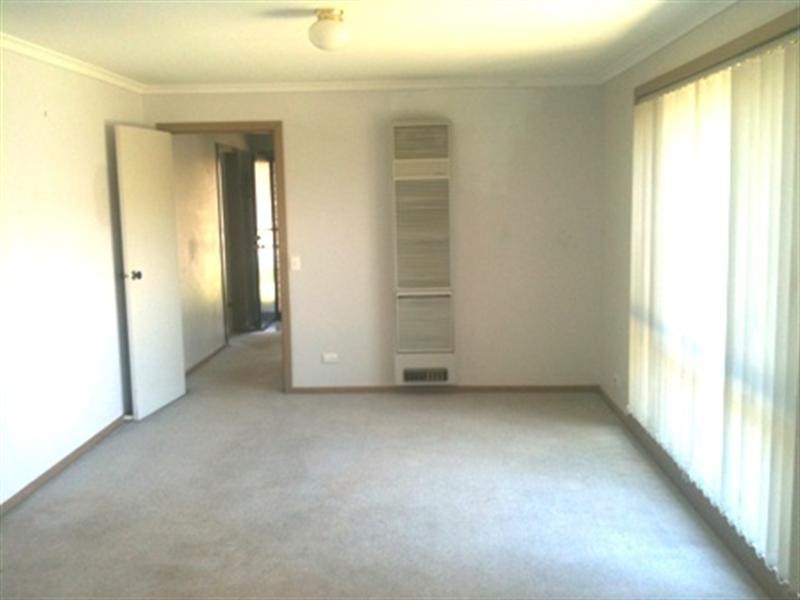 24 Kathleen Crescent, Hoppers Crossing VIC 3029