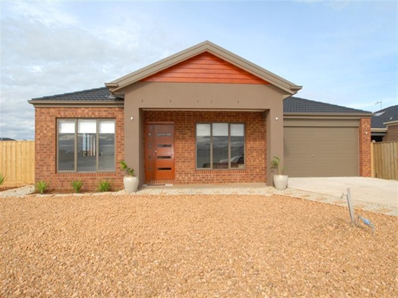 24 Amsterdam Avenue, Tarneit VIC 3029