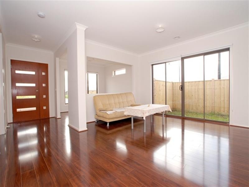 24 Amsterdam Avenue, Tarneit VIC 3029