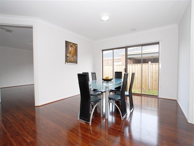 24 Amsterdam Avenue, Tarneit VIC 3029