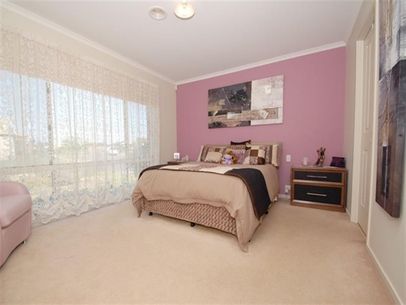 43 Kirkstone Road, Point Cook VIC 3030