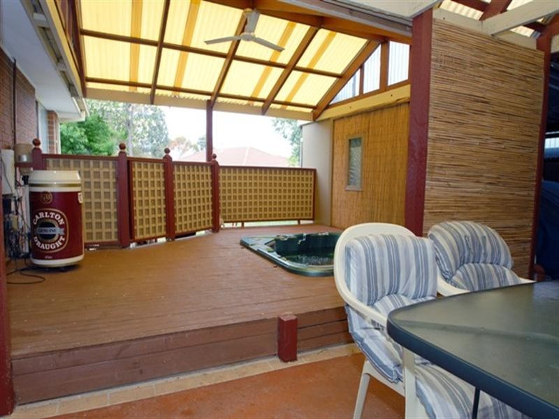 4 Barklya Court, Hoppers Crossing VIC 3029