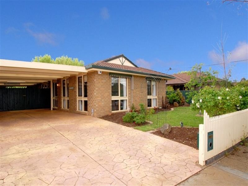 15 Raleigh Court, Werribee VIC 3030