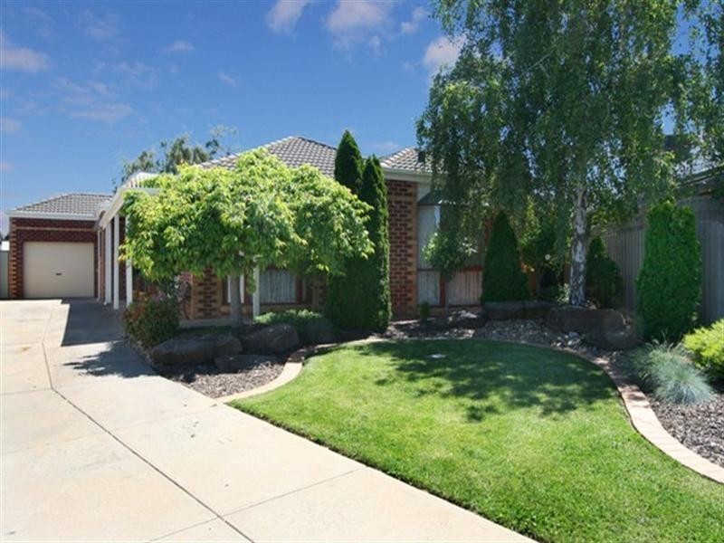 8 Sky Court, Werribee VIC 3030