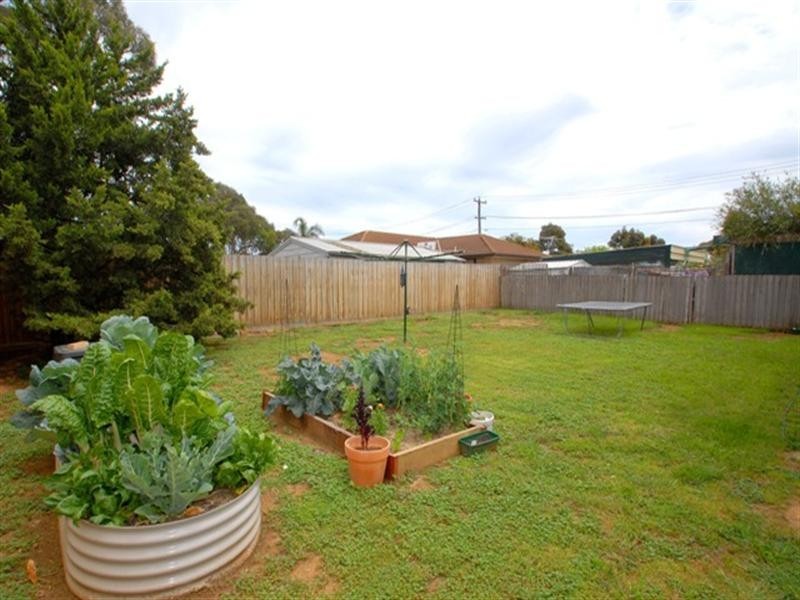 13 Quartok Avenue, Werribee VIC 3030