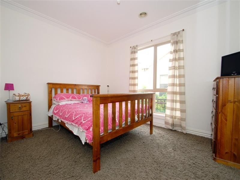 2/8-10 Coop Street, Werribee VIC 3030