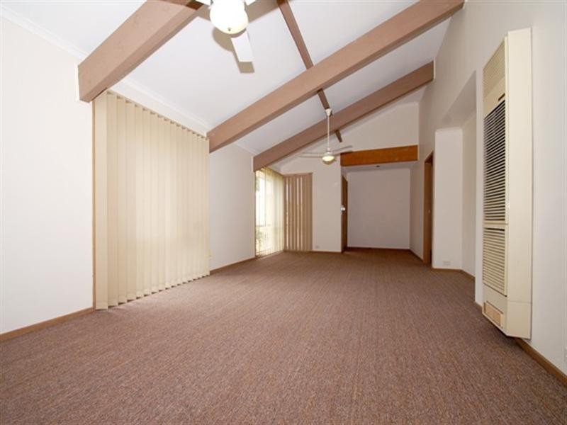 12 Burge Crescent, Hoppers Crossing VIC 3029