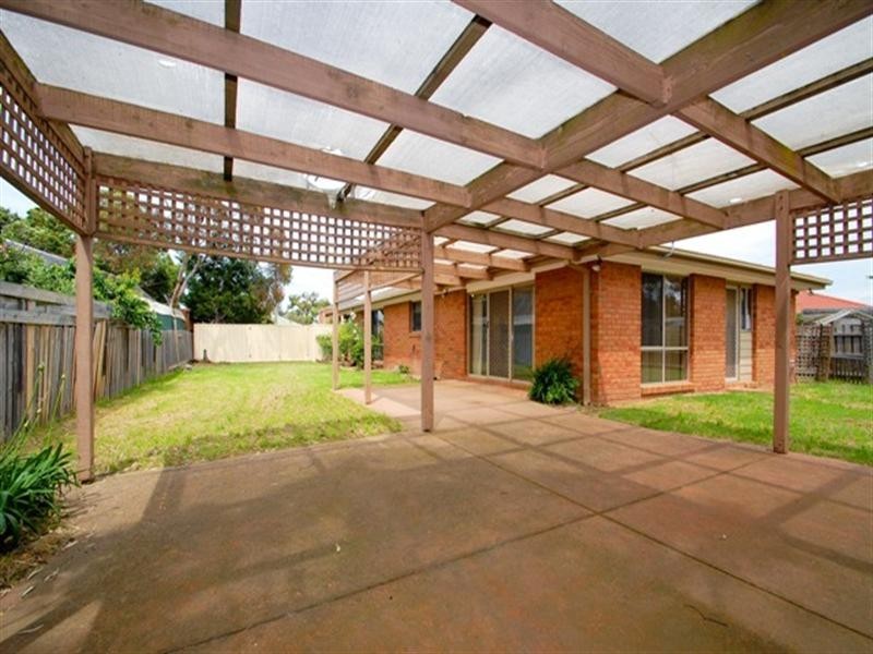 12 Burge Crescent, Hoppers Crossing VIC 3029