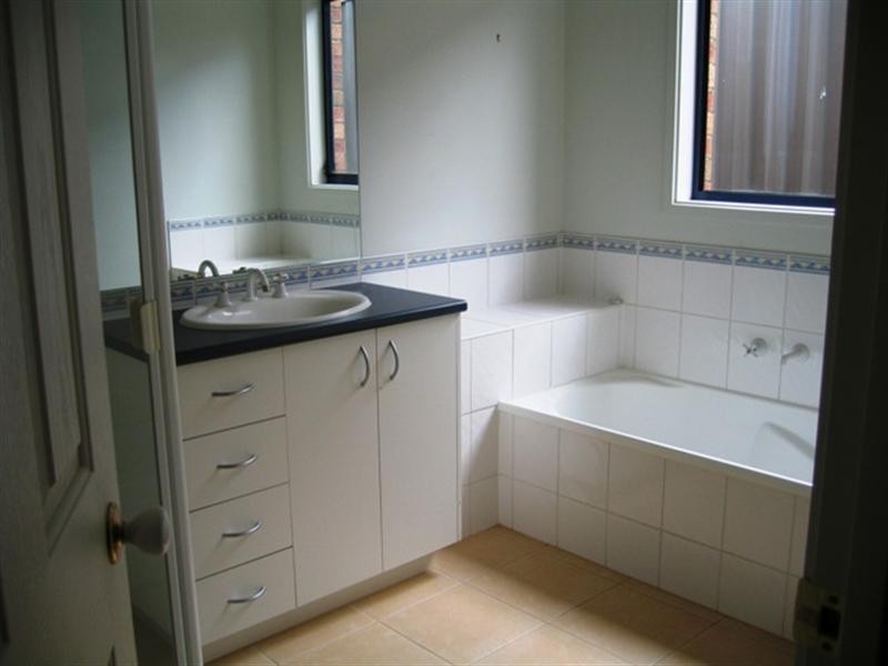 28 Condamine Avenue, Wyndham Vale VIC 3024