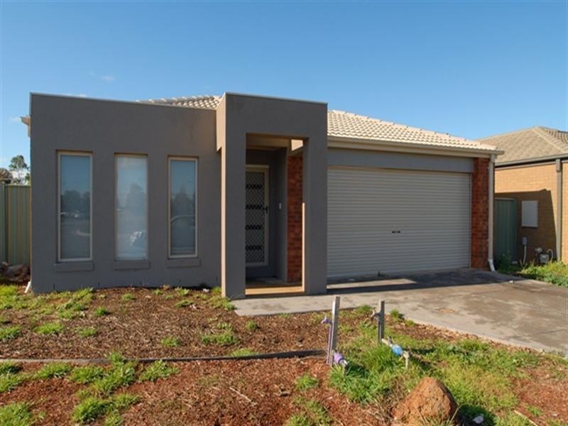 41 Vaughen Chase, Wyndham Vale VIC 3024
