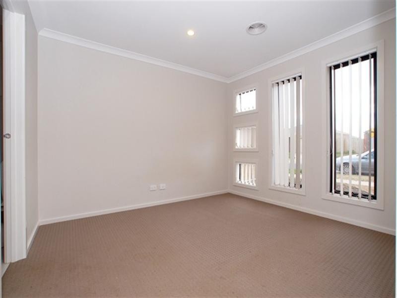 46 Lady Penrhyn Drive, Wyndham Vale VIC 3024