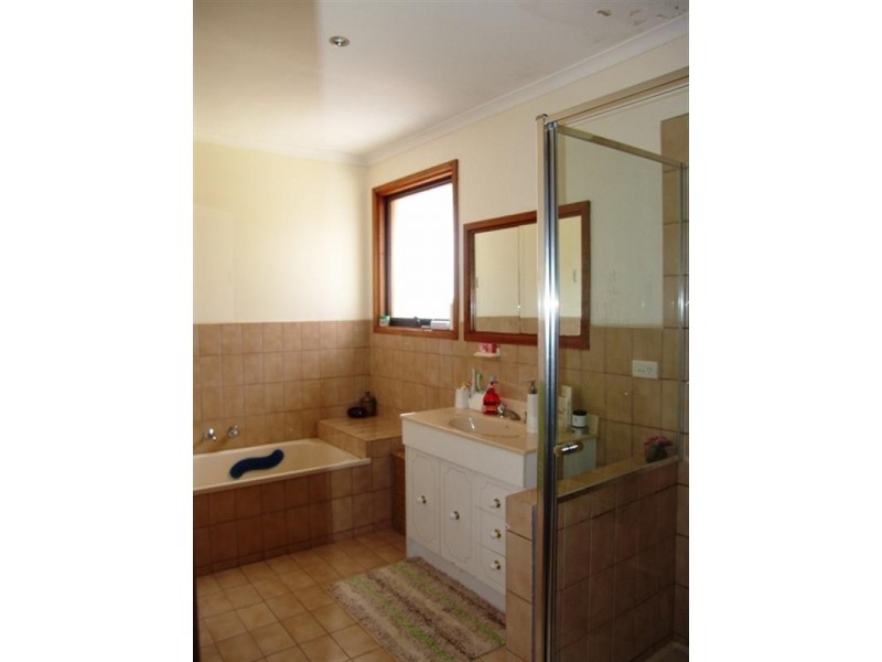 1/23 Edgar Street, Werribee VIC 3030