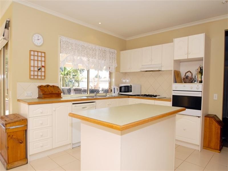 2 Gleneagles Avenue, Tarneit VIC 3029