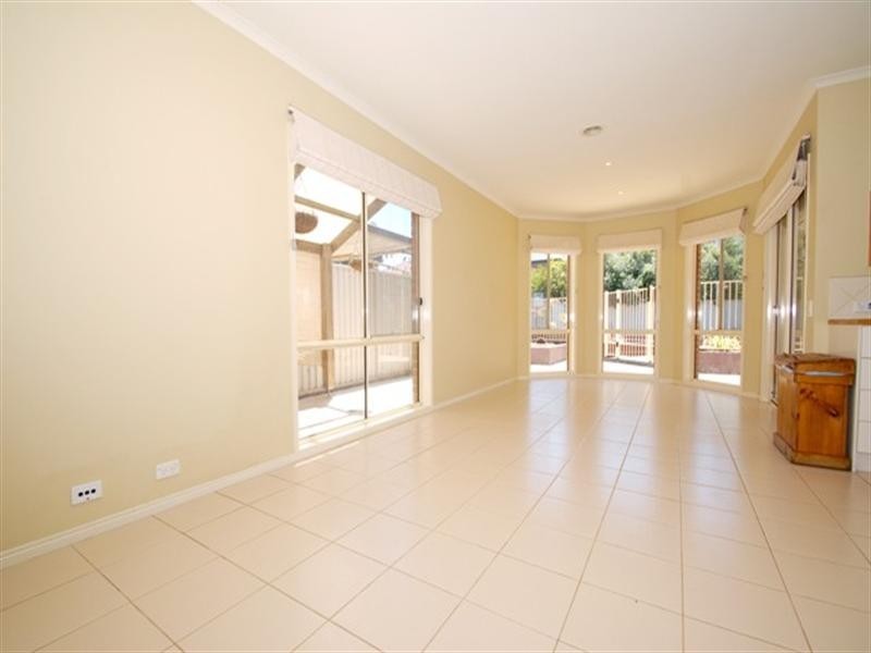 2 Gleneagles Avenue, Tarneit VIC 3029