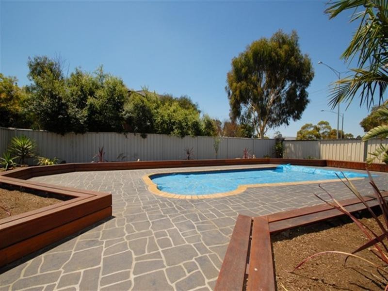 2 Gleneagles Avenue, Tarneit VIC 3029