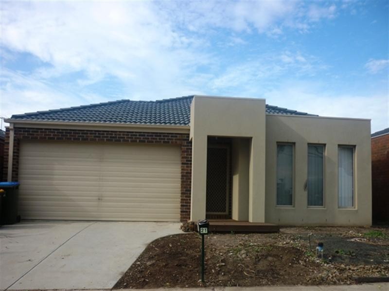 21 Solander Grove, Tarneit VIC 3029
