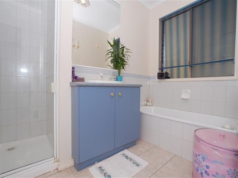 2 Chelsea Close, Wyndham Vale VIC 3024