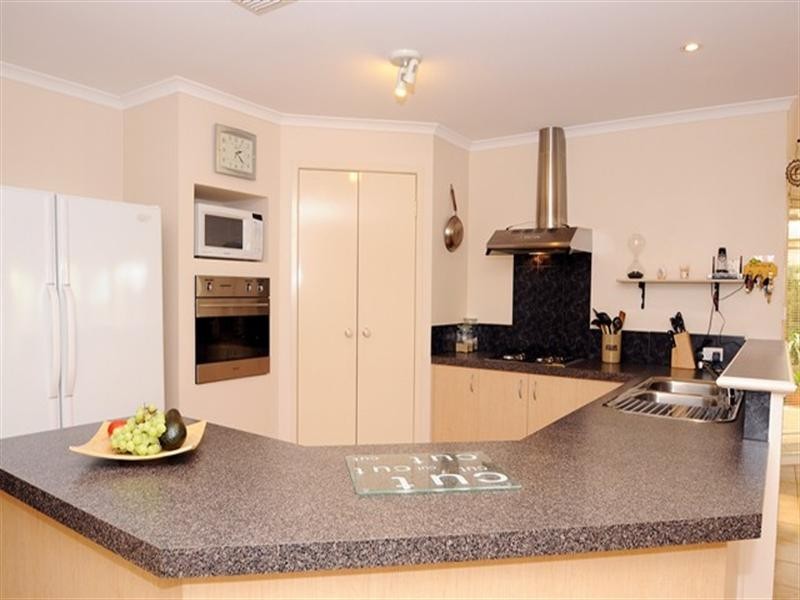 22 Castleton Avenue, Tarneit VIC 3029