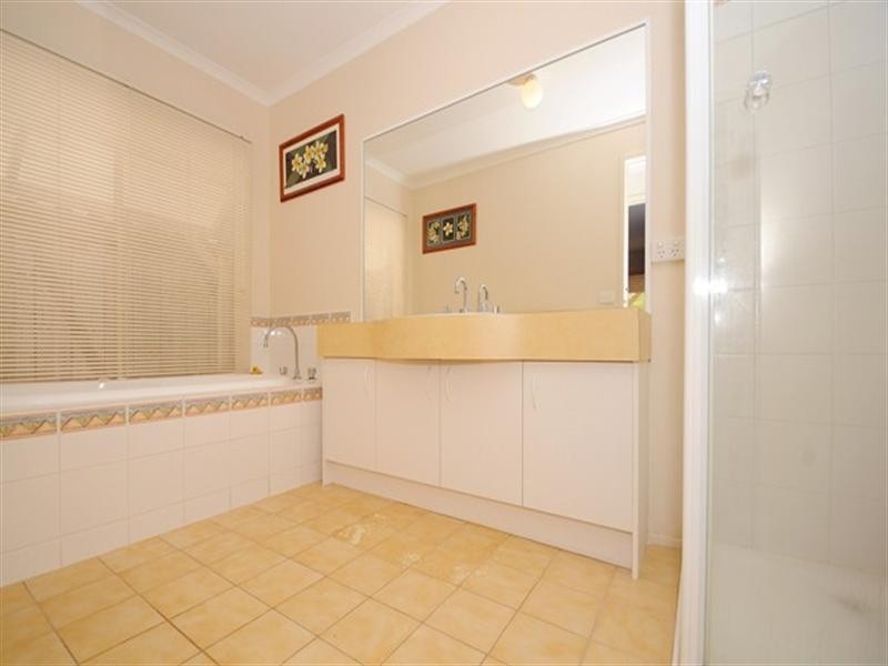 22 Castleton Avenue, Tarneit VIC 3029