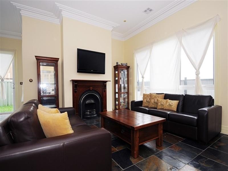 12 Kunuka Circuit, Caroline Springs VIC 3023