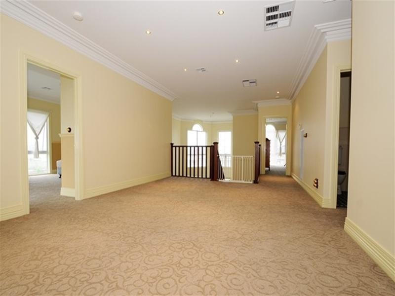 12 Kunuka Circuit, Caroline Springs VIC 3023