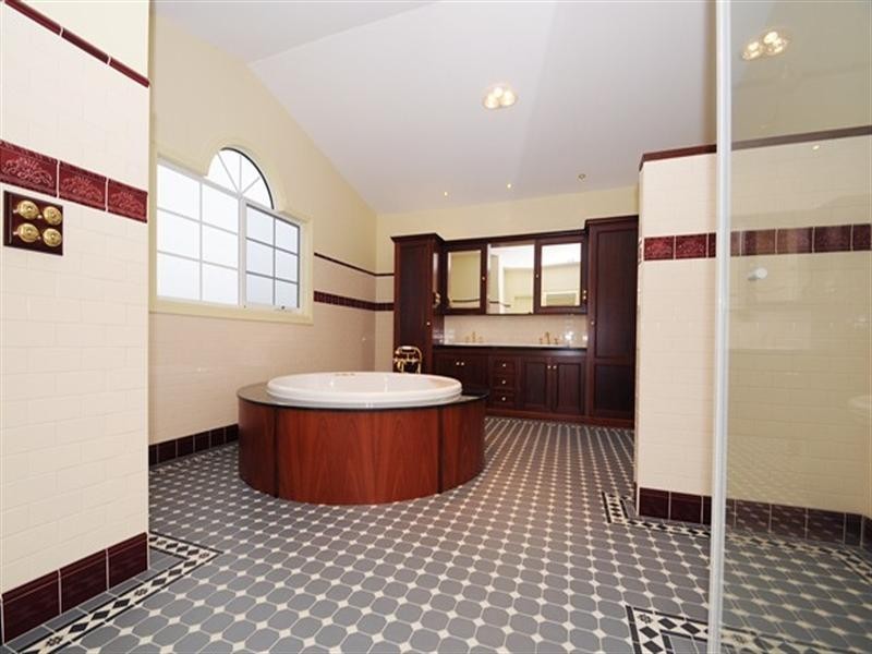 12 Kunuka Circuit, Caroline Springs VIC 3023