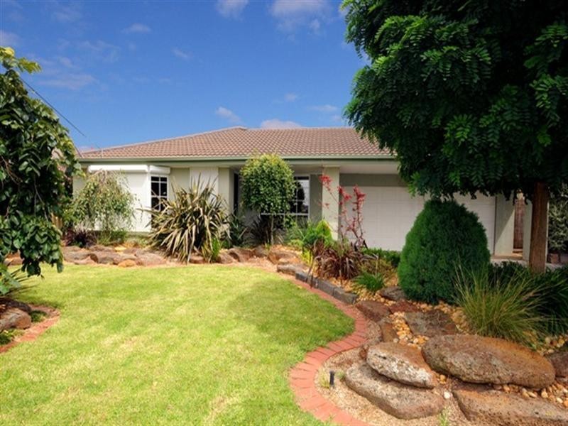 5 Dona Drive, Hoppers Crossing VIC 3029