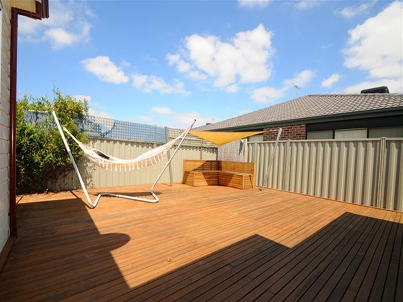 27 Giofches Crescent, Tarneit VIC 3029