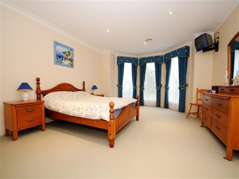 2 Waterfront Boulevard, Werribee VIC 3030