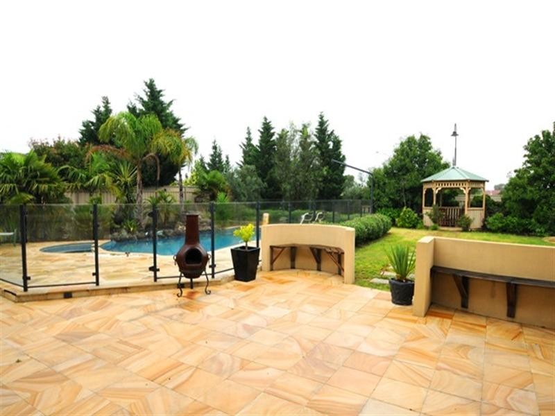 2 Waterfront Boulevard, Werribee VIC 3030