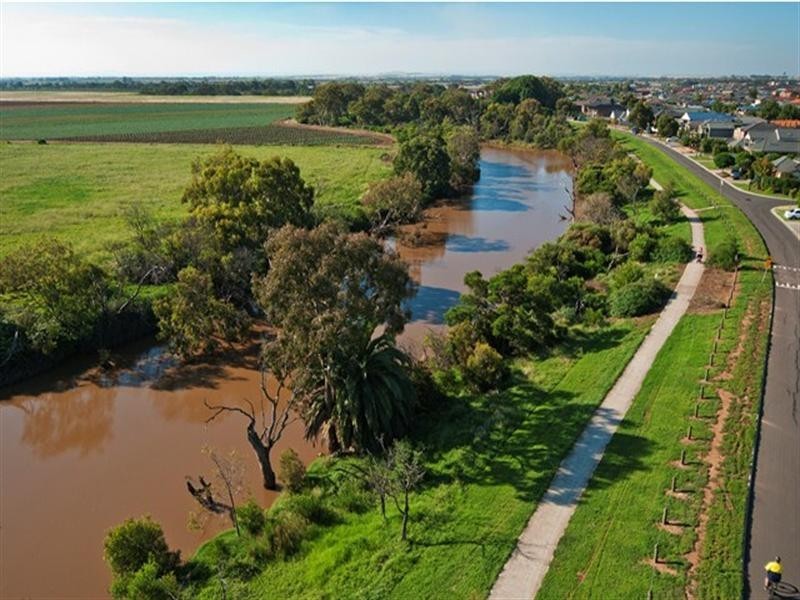 2 Waterfront Boulevard, Werribee VIC 3030