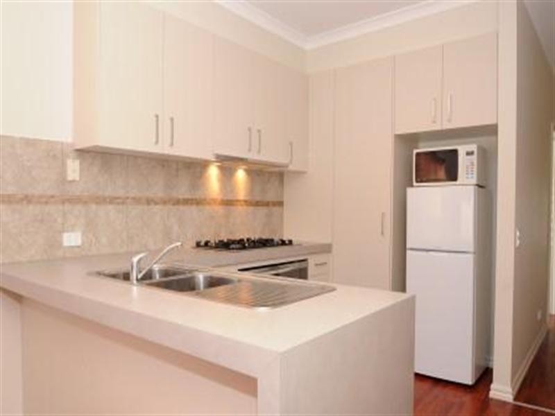 Unit 2/9 Eliza Grove, Wyndham Vale VIC 3024