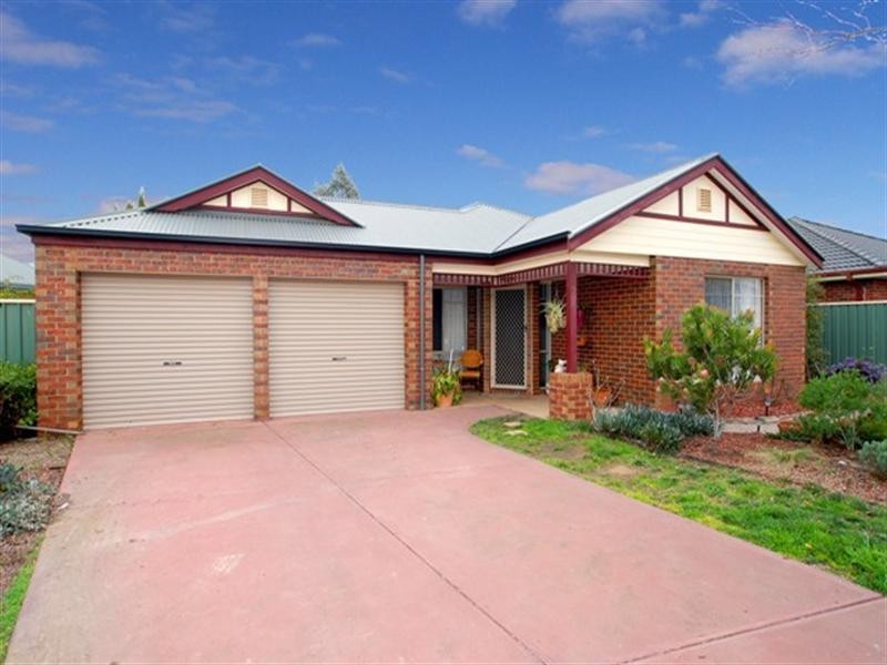 2 Chelsea Close, Wyndham Vale VIC 3024